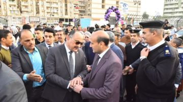 محافظ أسيوط يؤدي صلاة عيد الفطر المبارك بساحة أرض الملاعب أمام ديوان عام المحافظة وسط حشد كبير من المواطنين