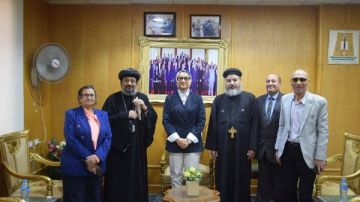 موجز اخبار الوادي الجديد: المحافظ تستقبل نيافة الأنبا أرسانيوس أسقف الوادي الجديد والواحات وتلتقي رئيس شركة مياه الشرب والصرف الصحي