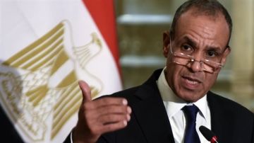 وزير الخارجية : مصر تواصل دورها وجهودها حتى تتوقف الاعتداءات على الدول الشقيقة وزير الخارجية : مصر تواصل دورها وجهودها حتى تتوقف الاعتداءات على الدول الشقيقة