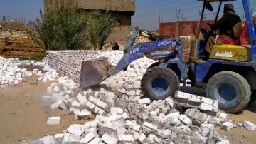 إزالة 98 حالة تعد على الأراضي الزراعية وأملاك الدولة بقنا