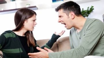 سيدة تخلع زوجها بسبب كيلو كاجو.. والزوج: مرتبي 5 آلاف جنيه أعمل إيه؟