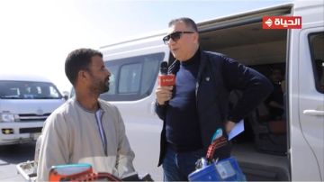 عمرو الليثي يجبر خاطر مزارع بسيط.. أجمل ناس يرسم البسمة في رمضان