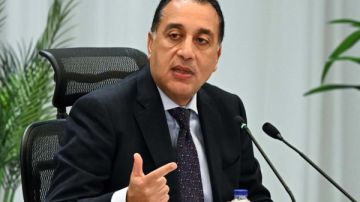 مجلس الوزراء يعقد اجتماعه الأسبوعي ويبحث عددا من الموضوعات المهمة مجلس الوزراء يعقد اجتماعه الأسبوعي ويبحث عددا من الموضوعات المهمة