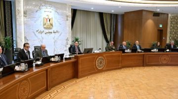 مجلس الوزراء ينفي حظر حركة المواطنين أو منح إجازة اليوم للعاملين بالدولة مجلس الوزراء ينفي حظر حركة المواطنين أو منح إجازة اليوم للعاملين بالدولة