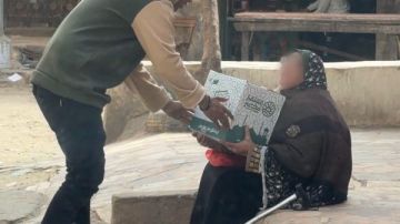 محافظ الغربية يتابع توزيع جهاز مستقبل مصر لكراتين المواد الغذائية على الأسر الأكثر احتياجا محافظ الغربية يتابع توزيع جهاز مستقبل مصر لكراتين المواد الغذائية على الأسر الأكثر احتياجا