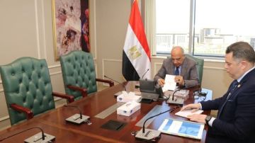 محطة الضبعة النووية.. وزير الكهرباء يبحث مستجدات تنفيذ المشروع ويؤكد الالتزام بالجدول الزمني محطة الضبعة النووية.. وزير الكهرباء يبحث مستجدات تنفيذ المشروع ويؤكد الالتزام بالجدول الزمني