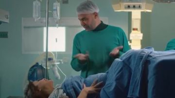 مسلسل الكينج الحلقة 16.. محمد عادل إمام يرزق بمولود وحنان مطاوع تتحداه فى تجارة الحديد