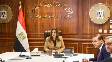 وزيرة التنمية المحلية تتابع إجراءات تحديد أسعار تعريفة الركوب الجديدة بالمحافظات