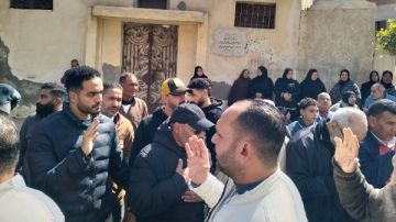 الكل حزين.. الشحات مبروك يتلقى العزاء في زوجته بمسقط رأسه بكفر الشيخ الكل حزين.. الشحات مبروك يتلقى العزاء في زوجته بمسقط رأسه بكفر الشيخ