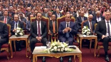 بسبب الحرب بالشرق الأوسط.. الرئيس السيسي يحذر: أسعار الوقود قد تقفز لأكثر من 200 دولار للبرميل بسبب الحرب بالشرق الأوسط.. الرئيس السيسي يحذر: أسعار الوقود قد تقفز لأكثر من 200 دولار للبرميل