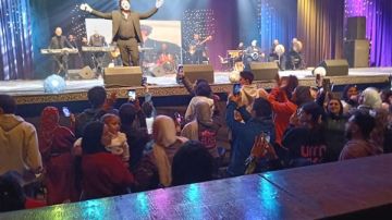 مصطفى حجاج يشعل احتفالية عيد الفطر على مسرح البالون