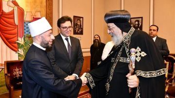 وزير الأوقاف يتلقى تهنئة البابا تواضروس الثاني بعيد الفطر.. ويؤكد اعتزازه بروح الوحدة الوطنية