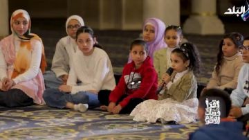 يعني إيه صلاة التراويح؟.. طفلة تسأل وإمام السيدة زينب يجيب