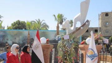 أخبار قنا.. تشميع 5 محال غير مرخصة وإنذار 27 أخرى بنجع حمادى.. وضع إكليل زهور على النصب التذكاري لشهداء البارود