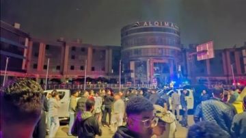 تحرك عاجل من الصحة: 16 سيارة إسعاف لإنقاذ 32 مصابا في حريق مول دمياط الجديدة