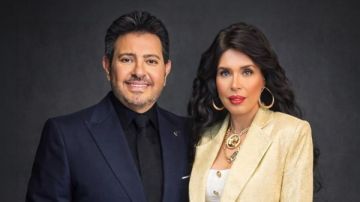 دينا تدعم هاني شاكر في وعكته الصحية