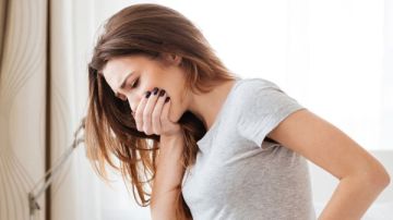 لماذا تشعر بالغثيان في رمضان؟ أسباب مفاجئة تحدث بعد الإفطار وطرق بسيطة للتخلص منه