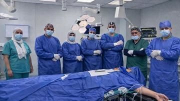 معجزة بمستشفى العجوزة.. إنقاذ طفل اخترق جسم معدني رقبته حتى قاع العين