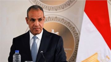 وزير الخارجية يتوجه إلى الأردن في رابع محطة من جولته العربية وزير الخارجية يتوجه إلى الأردن في رابع محطة من جولته العربية