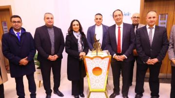 المتعافون بمراكز صندوق مكافحة الإدمان يهدون وزيرة التضامن فانوس رمضان