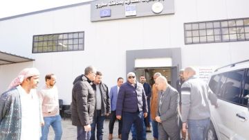 محافظ مطروح يتفقد معاصر الزيتون ويوجه بالتوسع في التسويق