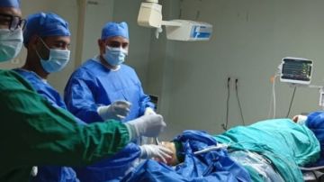 إنجاز طبي بمستشفى الواسطى في واحدة من أصعب جراحات الركبة إنجاز طبي بمستشفى الواسطى في واحدة من أصعب جراحات الركبة