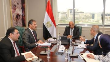 تداعيات التصعيد في المنطقة.. وزير الكهرباء يجتمع بخلية إدارة الأزمة تداعيات التصعيد في المنطقة.. وزير الكهرباء يجتمع بخلية إدارة الأزمة