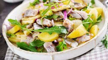 قبل عيد الفطر.. طريقة عمل سلطة الرنجة بالبطاطس قبل عيد الفطر.. طريقة عمل سلطة الرنجة بالبطاطس