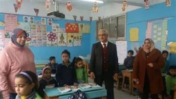 متابعة ميدانية لمدارس شبرا.. وكيل تعليم القاهرة يحاور الطلاب داخل الفصول متابعة ميدانية لمدارس شبرا.. وكيل تعليم القاهرة يحاور الطلاب داخل الفصول