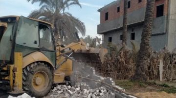 محافظ كفر الشيخ: إزالة فورية لتعد على الأرض الزراعية ببلطيم.. صور