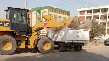 رفع مئات الأطنان من القمامة والمخلفات وإزالة تعديات بقري ومراكز بني سويف