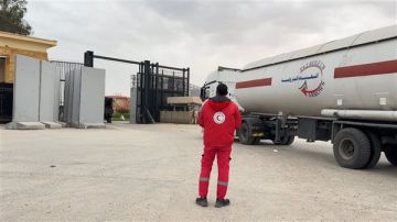  زاد العزة تتواصل.. الهلال الأحمر المصري يطلق القافلة 148 إلى الأشقاء الفلسطينيين