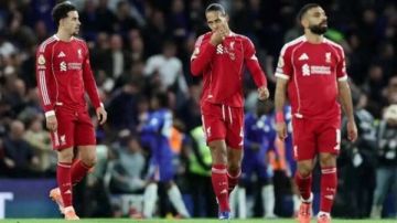 ضحايا الموسم الكارثي.. 4 نجوم على وشك مغادرة ليفربول