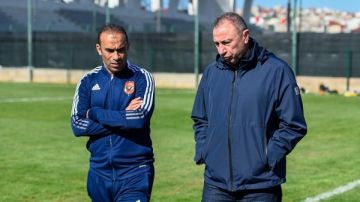 مفاجأة بشأن مستقبل مدير الكرة داخل القلعة الحمراء