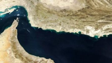 أزمة هرمز تتسع.. اضطراب الملاحة يربك أسواق النفط ويثير مخاوف تراجع الجنيه وارتفاع الأسعار