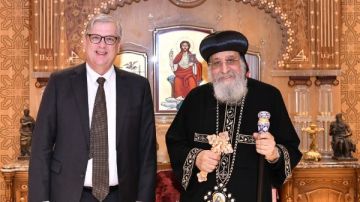 البابا تواضروس يستقبل السفير الهولندي ويستعرض رؤية الكنيسة لوسائل التواصل الاجتماعي