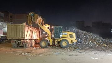الجيزة: رفع 2200 طن مخلفات من خلال 83 نقلة خلال حملات مكثفة للنظافة: صور الجيزة: رفع 2200 طن مخلفات من خلال 83 نقلة خلال حملات مكثفة للنظافة: صور