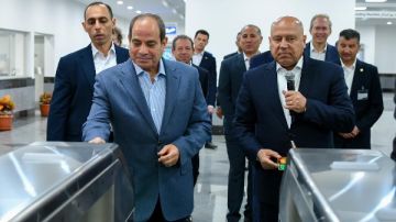 الفريق كامل الوزير للرئيس السيسي: 6 أشهر تفصلنا عن تشغيل مونوريل غرب النيل الفريق كامل الوزير للرئيس السيسي: 6 أشهر تفصلنا عن تشغيل مونوريل غرب النيل