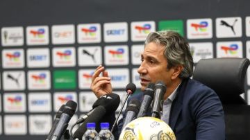 المصري يودع الكونفدرالية بعد التعادل مع شباب بلوزداد .. والكوتش يوضح الأسباب المصري يودع الكونفدرالية بعد التعادل مع شباب بلوزداد .. والكوتش يوضح الأسباب