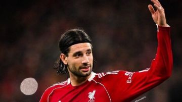 سوبوسلاي ينتقد مغادرة جماهير ليفربول لملعب آنفيلد خلال مباراة توتنهام