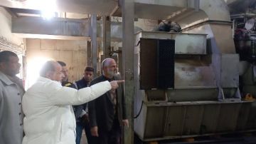 لمتابعة جاهزيتها .. رئيس مدينة سيوة يتفقد محطة توليد الكهرباء بالواحة لمتابعة جاهزيتها .. رئيس مدينة سيوة يتفقد محطة توليد الكهرباء بالواحة