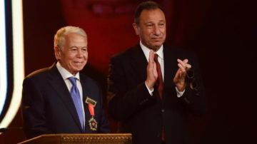 محمد مرجان: حسن حمدي كان بيقول لو حد هاجمني مش مهم.. لكن محدش يقرب من الأهلي محمد مرجان: حسن حمدي كان بيقول لو حد هاجمني مش مهم.. لكن محدش يقرب من الأهلي