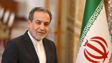 وزير الخارجية الإيراني: البيت الأبيض يتوسل للعالم بعد أسبوعين من الحرب وزير الخارجية الإيراني: البيت الأبيض يتوسل للعالم بعد أسبوعين من الحرب