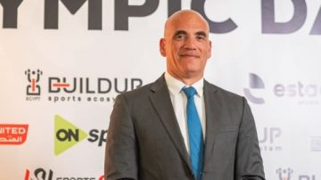 وزير الرياضة يهنئ شريف القماطي بفوزه برئاسة الاتحاد العربي للتجديف وزير الرياضة يهنئ شريف القماطي بفوزه برئاسة الاتحاد العربي للتجديف