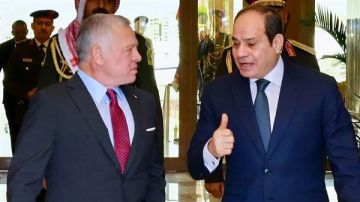 الرئيس السيسي يؤكد لملك الأردن تضامن مصر الكامل مع المملكة في مواجهة تحديات المنطقة الرئيس السيسي يؤكد لملك الأردن تضامن مصر الكامل مع المملكة في مواجهة تحديات المنطقة