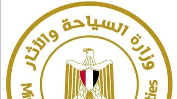 بيان عاجل من السياحة والآثار بشأن واقعة تسلق أحد التوابيت بالسيرابيوم بمنطقة سقارة