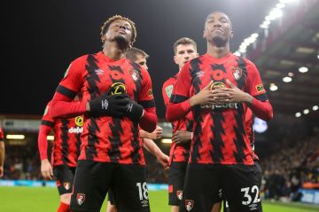 تايلر آدامز خارج تشكيلة بورنموث لمواجهة بيرنلي في الدوري الإنجليزي