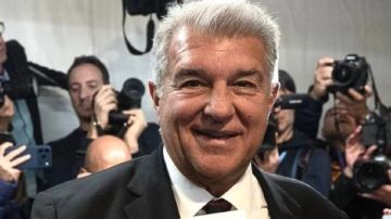 لابورتا بعد إعادة انتخابه : برشلونة يواصل التألق ويركز على المستقبل المالي لابورتا بعد إعادة انتخابه : برشلونة يواصل التألق ويركز على المستقبل المالي