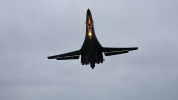 لضرب إيران.. قاذفات أمريكية تهبط في قاعدة بريطانية