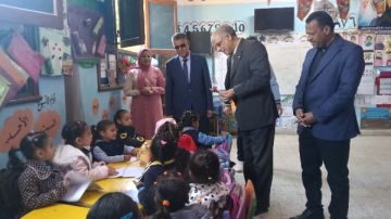 مدير تعليم قنا يقود فريق الأتوبيس الطائر للتفتيش الإداري والفنى بأبوتشت